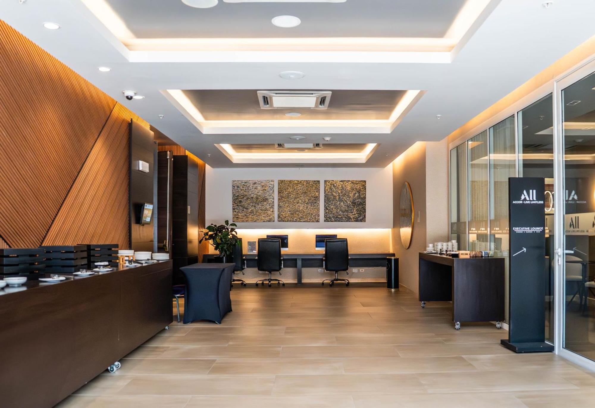 Novotel Lima San Isidro Екстериор снимка