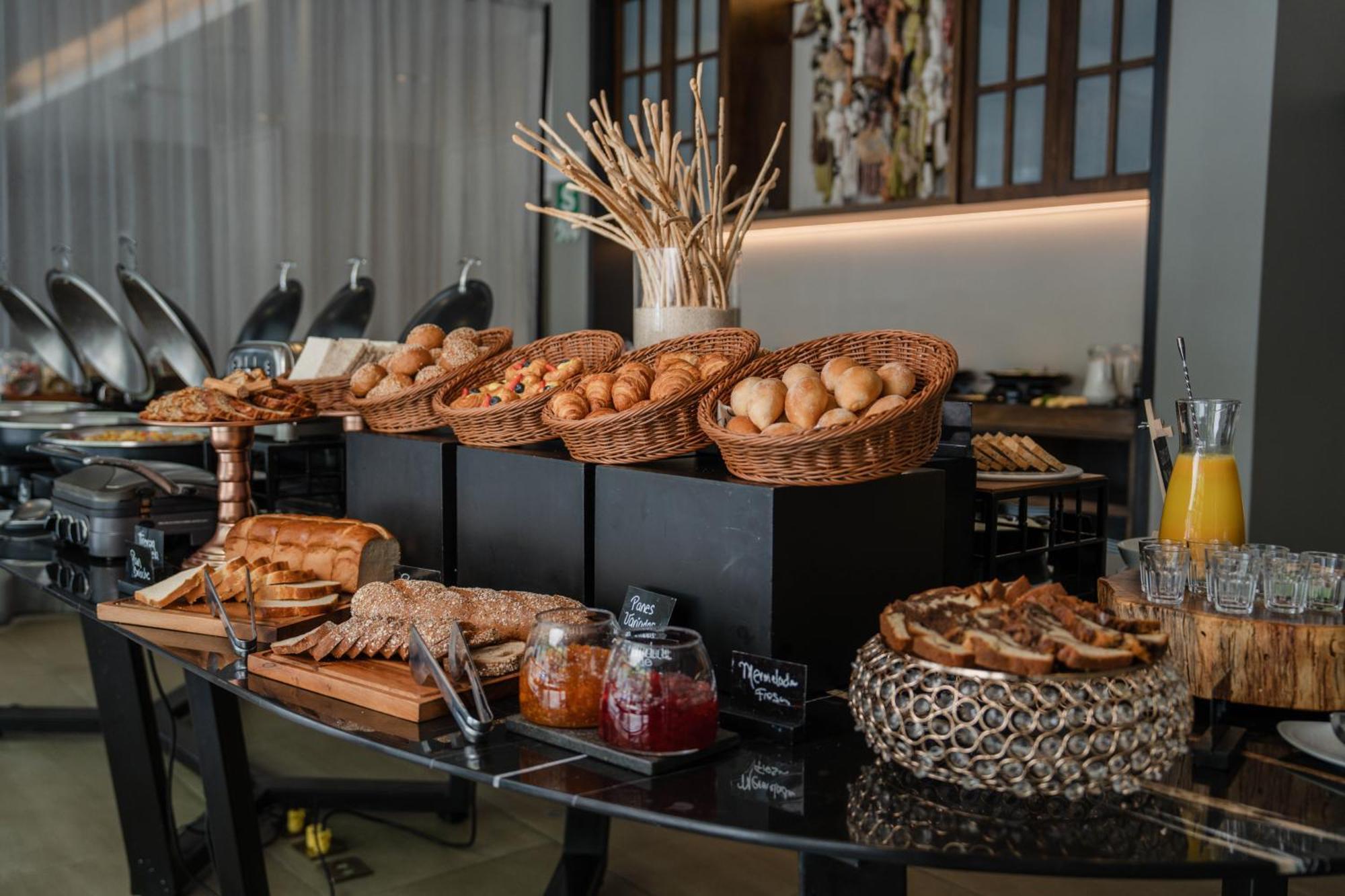 Novotel Lima San Isidro Екстериор снимка