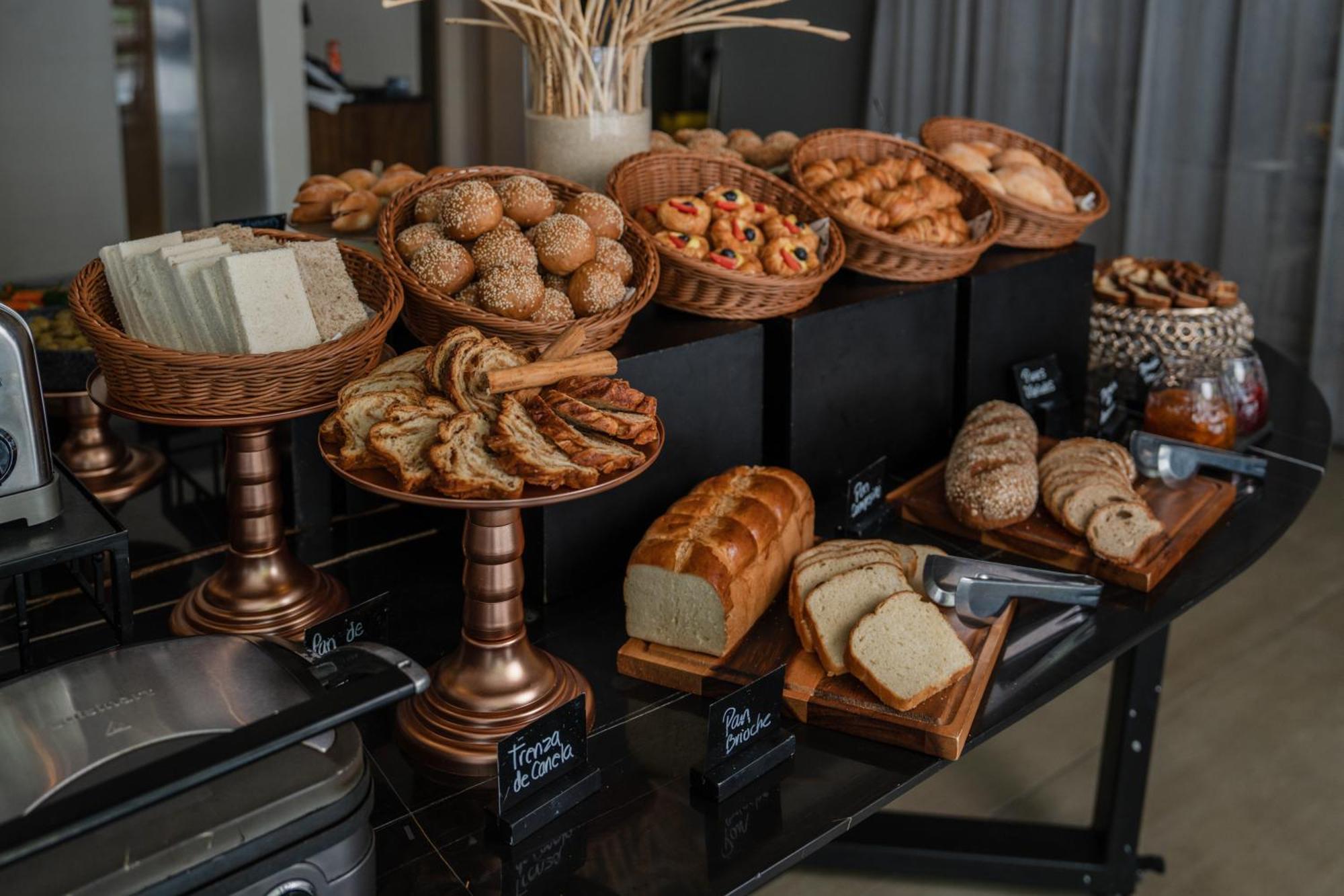 Novotel Lima San Isidro Екстериор снимка